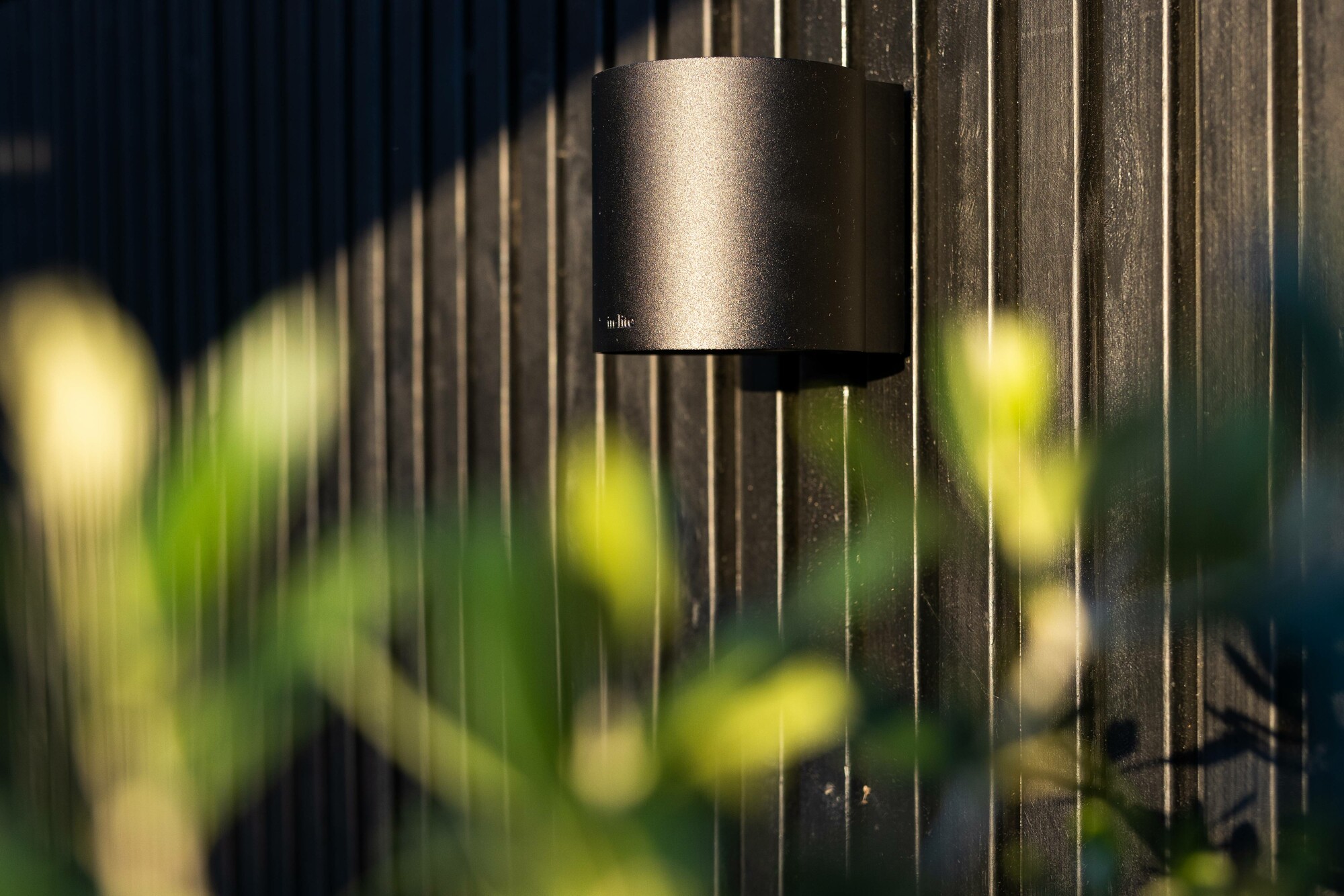 HALO UP-DOWN - Outdoor wall lights - outdoor lighting - in-lite